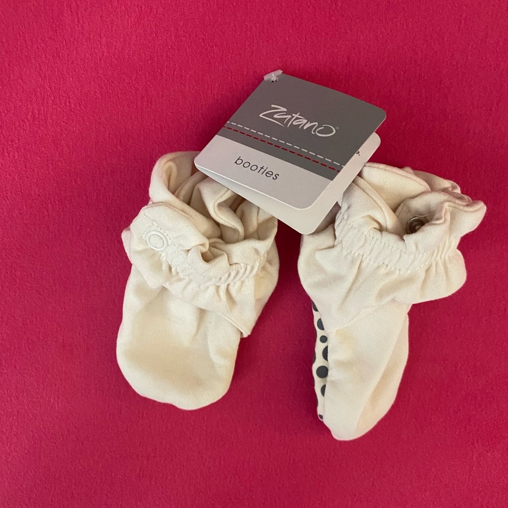 NWT 12 month Zutano Booties